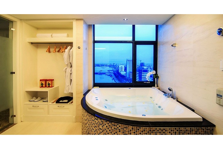 2 Bedrooms Suite Apartment